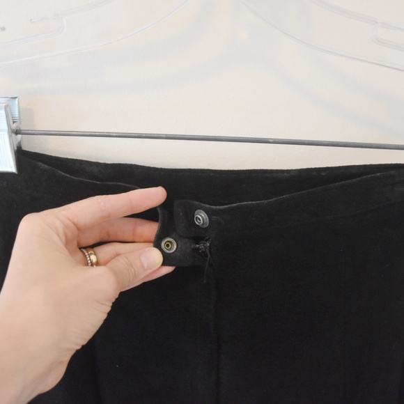 Genuine Danier black suede skirt - US size 6 (4) - Picture 3 of 4